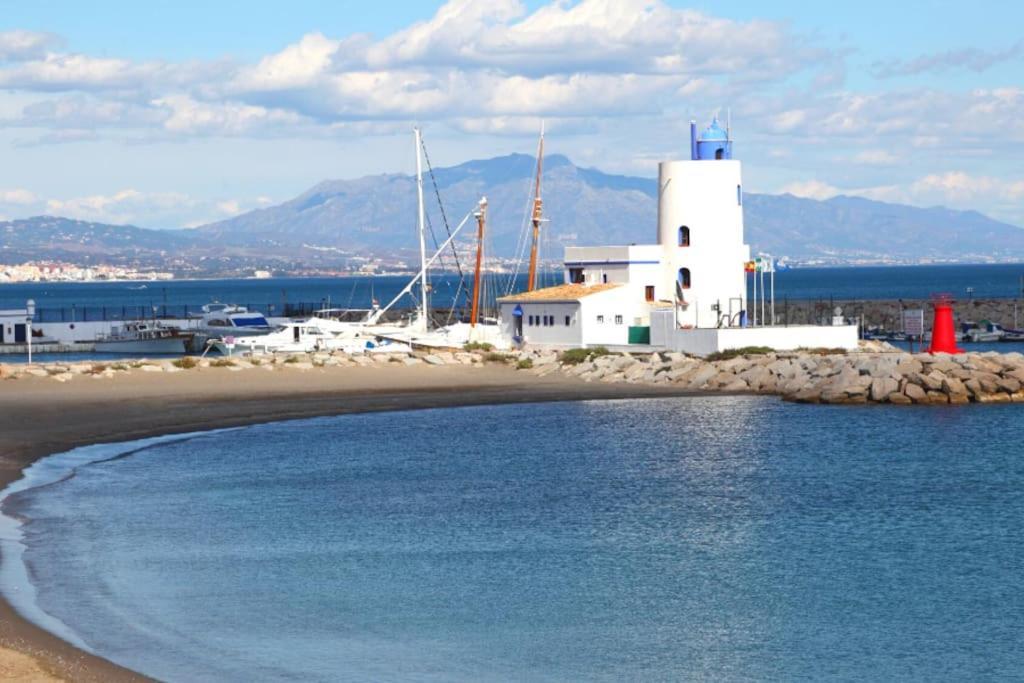 Apartamento Entero Con Solarium En Sabinillas, Con Piscina Y Al Lado Del Puerto De La Duquesa Manilva Extérieur photo